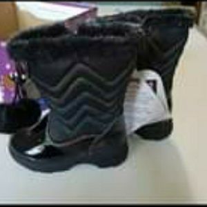 Black Snow Boots NEW
